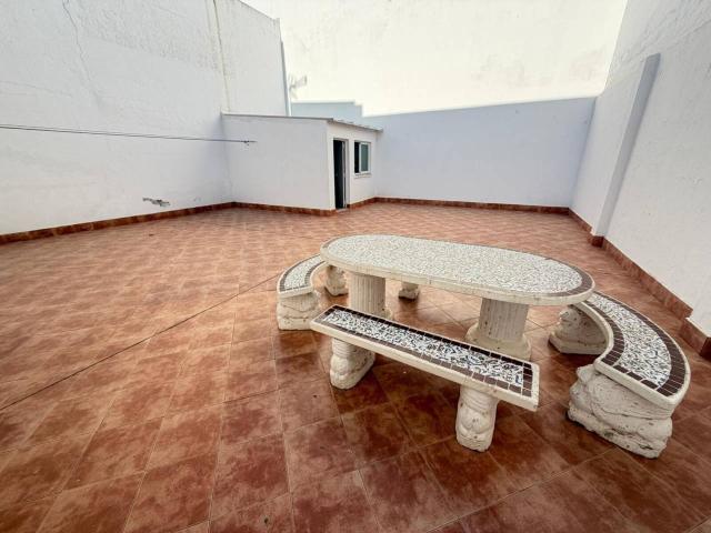 Vivienda a estrenar con gran patio privado y garaje en el centro de Chiclana