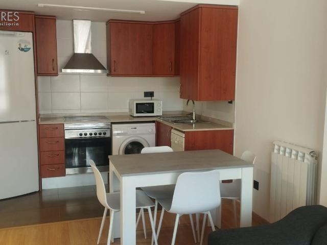 vivienda actual y funcional de dos habitaciones con plaza de garaje y trastero