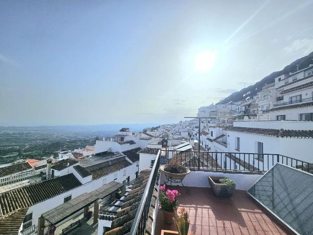 Vivienda adosada de 2 dormitorios en venta en Mijas, Costa d. 153m² Mijas