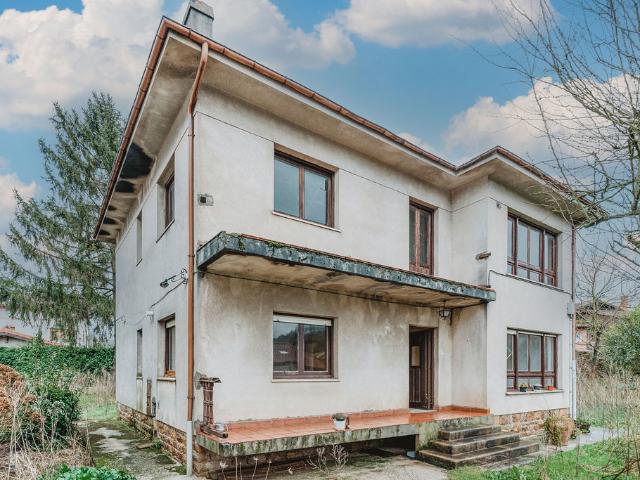 Vivienda aislada en C/ Molledo Nogalón