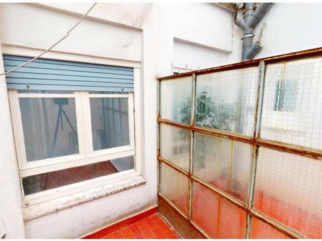 Vivienda amplia 1º sin ascensor con 3 patios y un balcón para reformar a tu gusto en Castellón