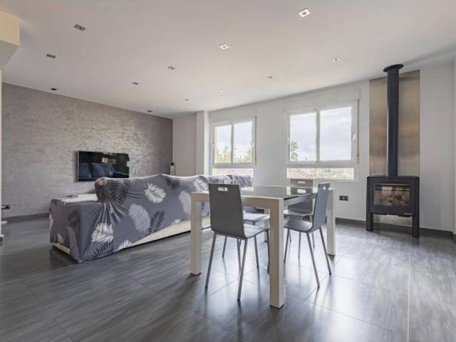Vivienda amplia en El Raal con garaje, placa solar y excelentes calidades