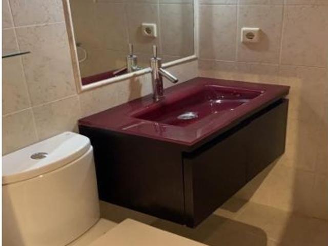 Vivienda amueblada con dos dormitorios y dos baños. Garaje y trastero