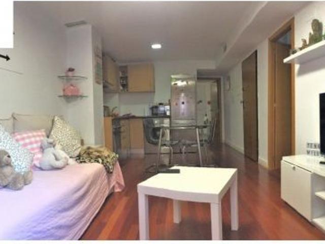 Vivienda amueblada al lado de Torres de Quart, río y Universidad Católica de Valencia. Visítalo 360