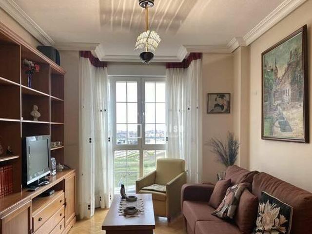 VIVIENDA AMUEBLADA DE 1 DORMITORIO PISCINA GARAJE Y TRASTERO
