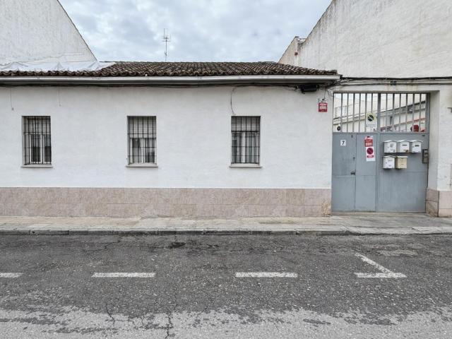 Vivienda con 3 dormitorios y espacios adicionales para crecer