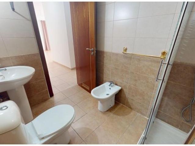 ? Vivienda con amplia terraza, garaje y ascensor en Sansofé – San Isidro
