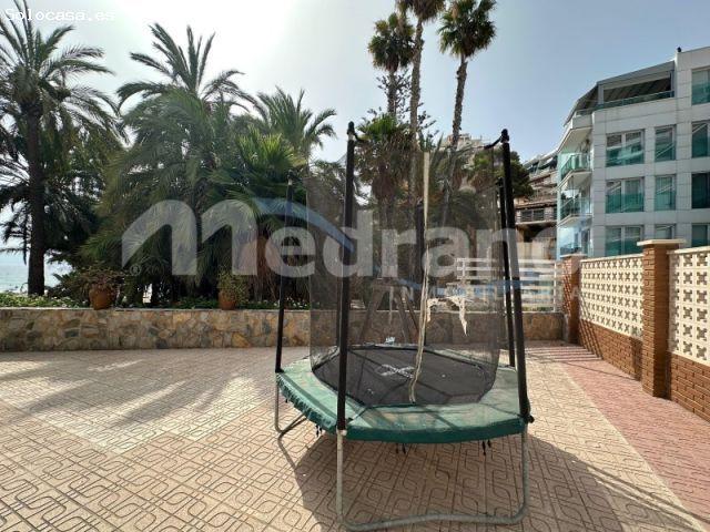 Vivienda con alquiler vacacional aprobado en primera línea de la Playa de