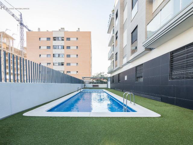 VIVIENDA CON BALCÓN Y PLAZA DE GARAJE EN LA ZONA TRAVALÓN