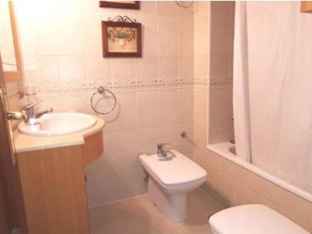VIVIENDA CON GRAN SALÓN CON TERRAZA EN ARROYO DEL MORO PISCINA Y GARAJE
