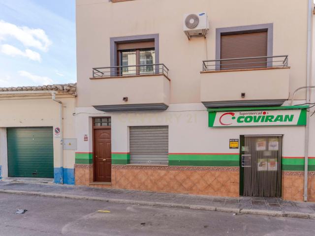 Vivienda con Local o Negocio Güevejar