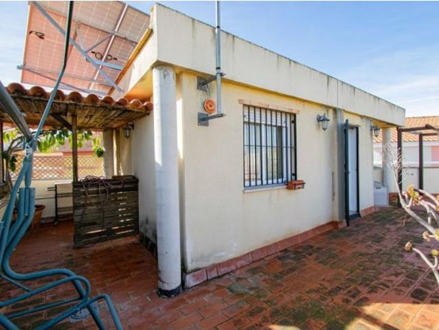 Vivienda con sótano en Bormujos