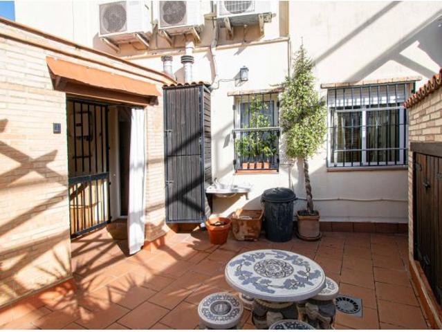 Vivienda con sótano en Bormujos