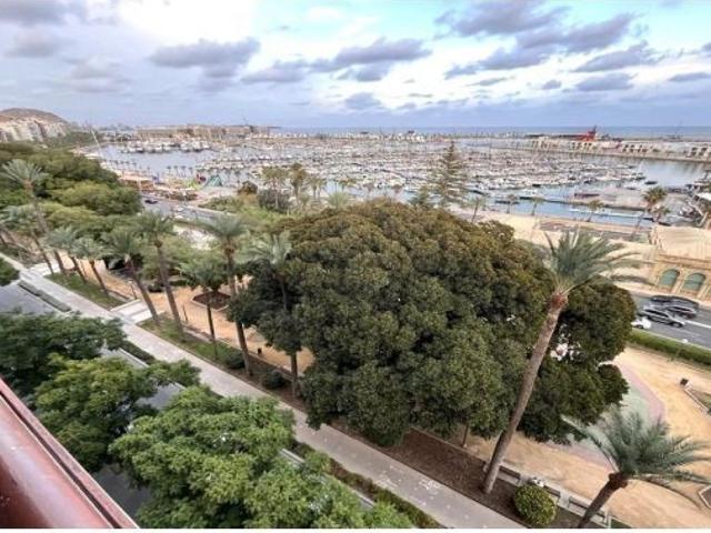 VIVIENDA CON SUPER VISTAS AL PUERTO DE ALICANTE, ISLA DE TABARCA Y LA ALBUFERA