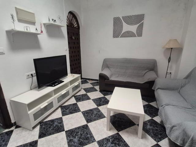 VIVIENDA CON POSIBILIDAD DE RENOVAR Y CURSO ESCOLAR