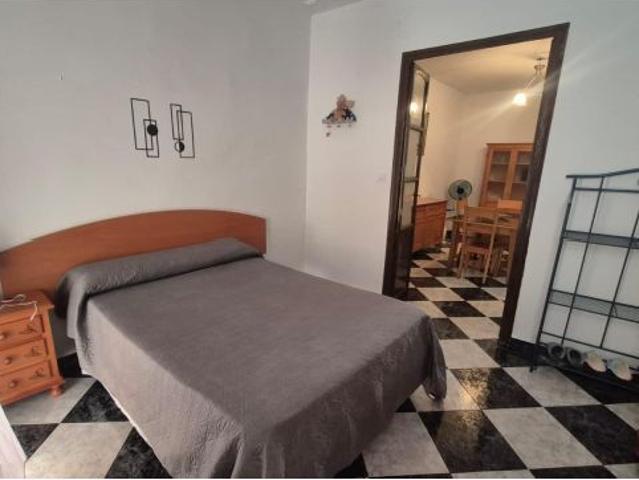 VIVIENDA CON POSIBILIDAD DE RENOVAR Y CURSO ESCOLAR