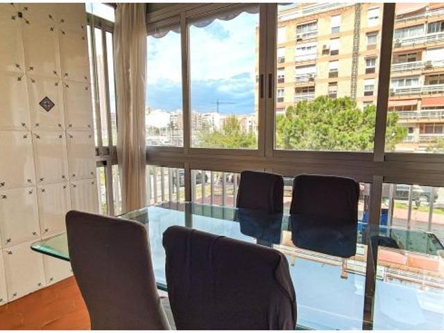 Vivienda con Piscina y Gran Potencial