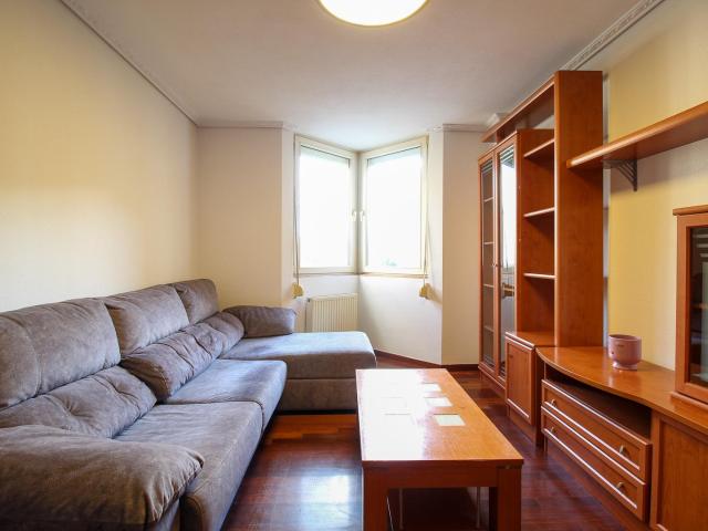 VIVIENDA CON PLAZA DE GARAJE Y TRASTERO EN BEZANA LAGO