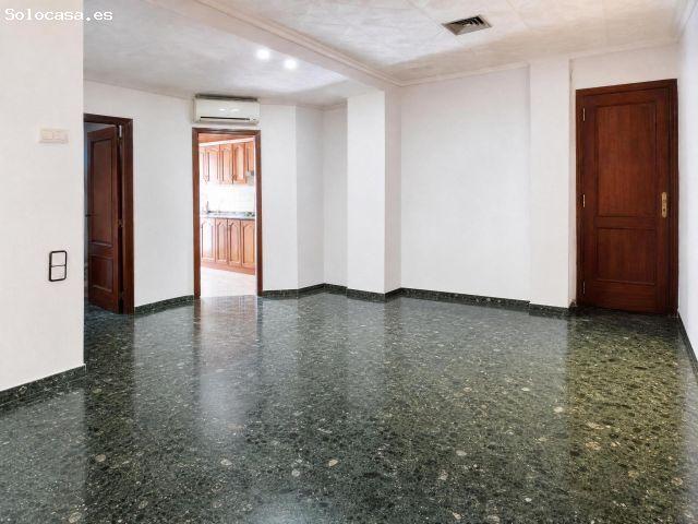 vivienda con terraza 40m2 y apartamento independiente junto al centro de Valencia