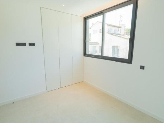 VIVIENDA CON TERRAZA — 3 DORMITORIOS | 2 BAÑOS | DISEÑO LUMINOSO