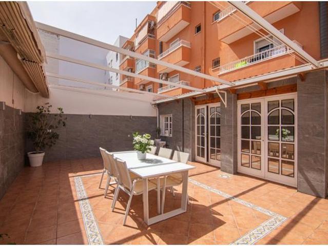 ¡VIVIENDA CON TERRAZA, GARAJE DOBLE Y TRASTERO, EN ELCHE!