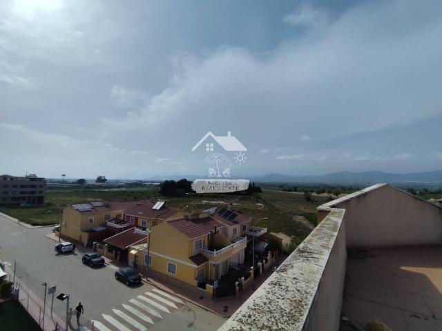 ✨ Vivienda con terraza privada y grandes posibilidades en San Isidro ✨