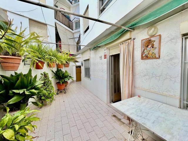 VIVIENDA CON TERRAZAS EN NOU MOLES