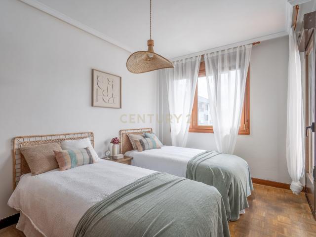 Vivienda con vistas despejadas en Alza – Donostia