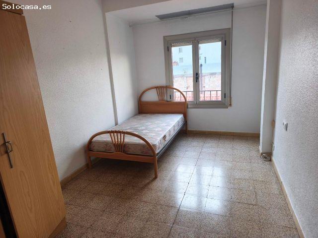VIVIENDA DE 4 DORMITORIOS REFORMADA CON BALCÓN