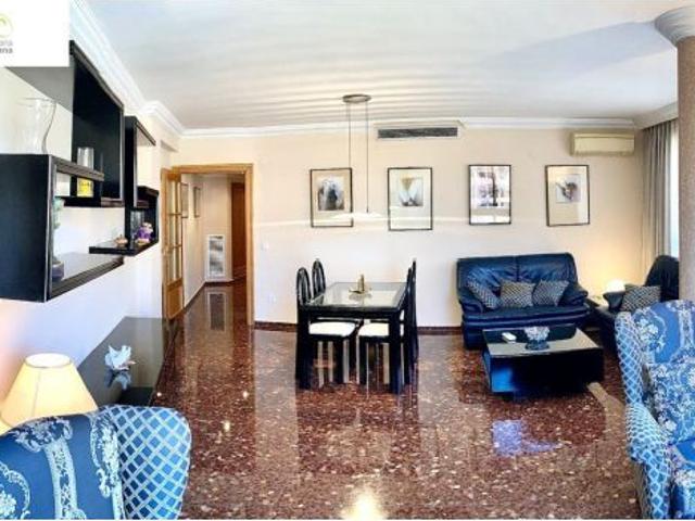 Vivienda de 150m útiles en Calle Sagunto. Visítalo con nuestro video 360º desde donde tú quieras