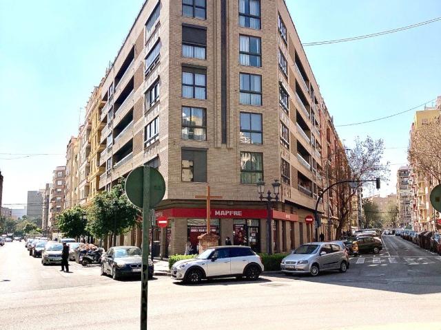 Vivienda de 150m útiles en Calle Sagunto. Visítalo con nuestro video 360º desde donde tú quieras