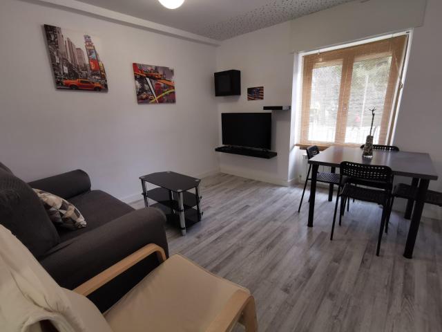 VIVIENDA DE 1 DORMITORIO REFORMADA CON ZONAS EXTERIORES Y CENTRICA