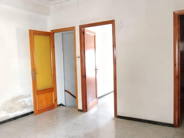 Vivienda de 2 plantas con casas independientes