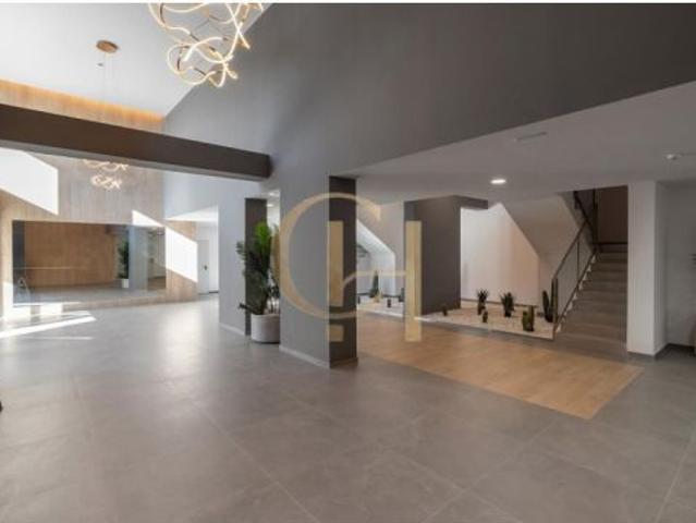 Vivienda de 3 dormitorios frente al Golf, con vistas despejadas y ubicación privilegiada