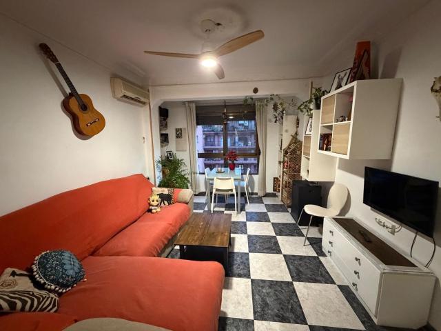 VIVIENDA DE 3 DORMITORIOS Y UN BAÑO EN ZONA TRINITAT