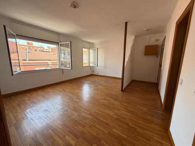 VIVIENDA DE TRES HABITACIONES EN EL CORAZÓN DE CAN RULL SABADELL