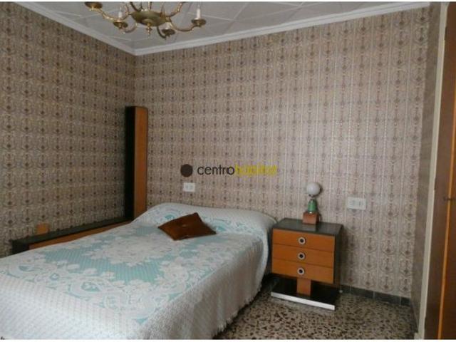 Vivienda de tres plantas en la zona de Juan Carlos I