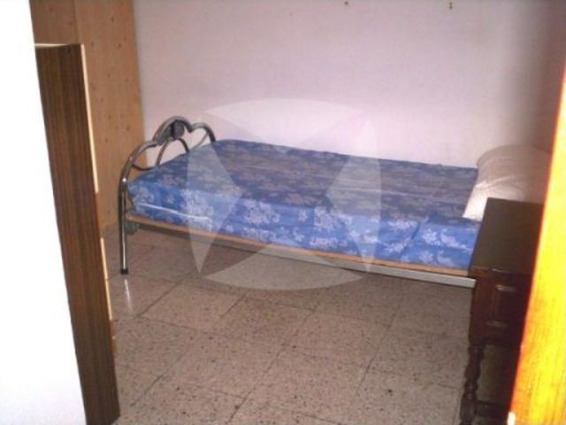 VIVIENDA DE ALQUILER PARA ESTUDIANTES DE CUATRO DORMITORIOS EN LA ZONA DE COLON
