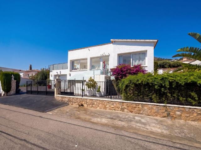 Vivienda de alto standing de 145 m2 en venta Rosas, España