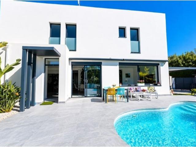 Vivienda de alto standing de 168 m2 en venta Empuriabrava, España