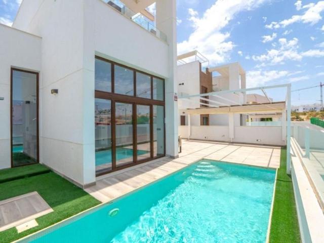 Vivienda de alto standing de 179 m2 en venta Torrevieja, España