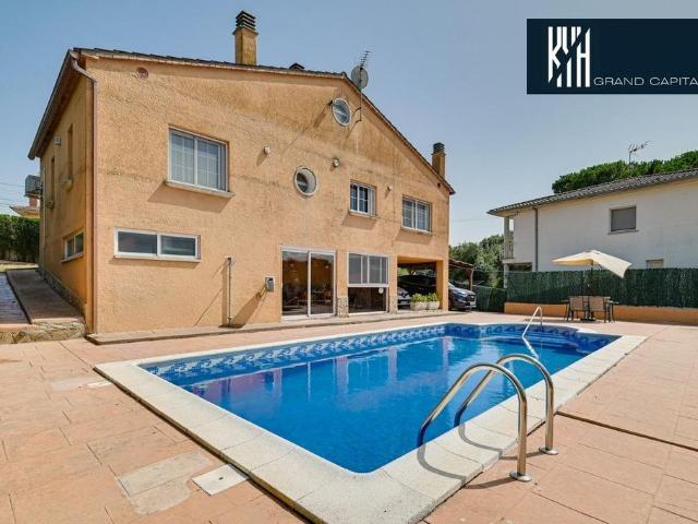 Vivienda de alto standing de 190 m2 en venta Caldas de Malavella, Cataluña