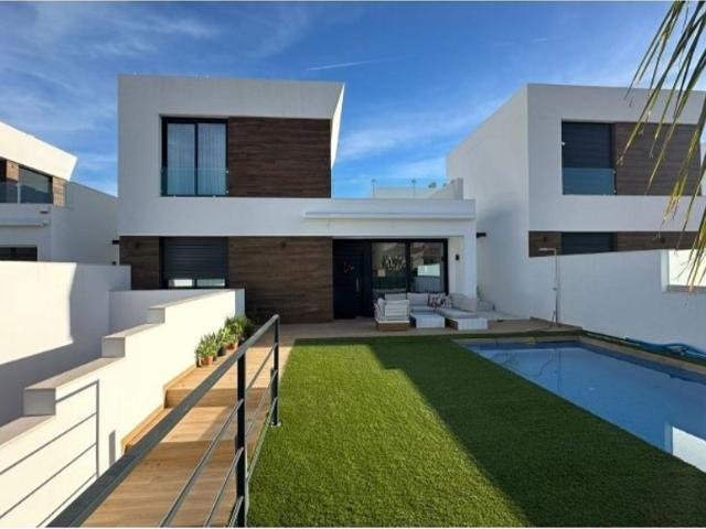 Vivienda de alto standing de 192 m2 en venta Campello, Comunidad Valenciana