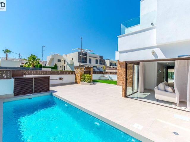 Vivienda de alto standing de 119 m2 en venta Benijófar, España