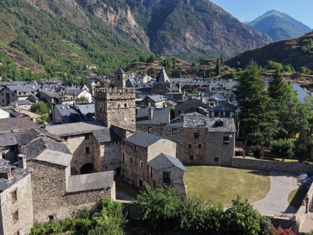 Vivienda de alto standing de 1213 m2 en venta Benasque, Aragón