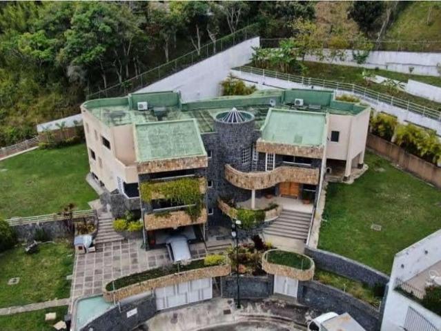 Vivienda de alto standing de 1300 m2 en venta Caracas, Distrito Capital