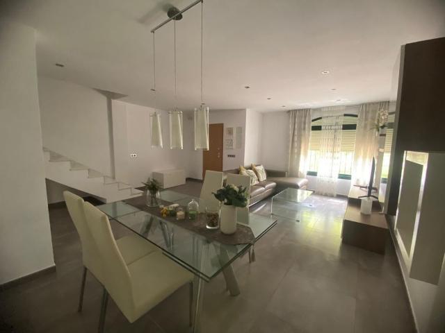 Vivienda de alto standing de 131 m2 en venta Estepona, España