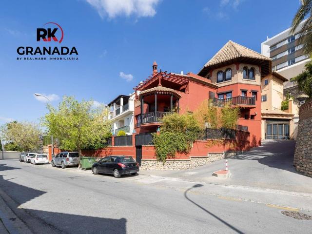 Vivienda de alto standing de 240 m2 en venta Granada, España