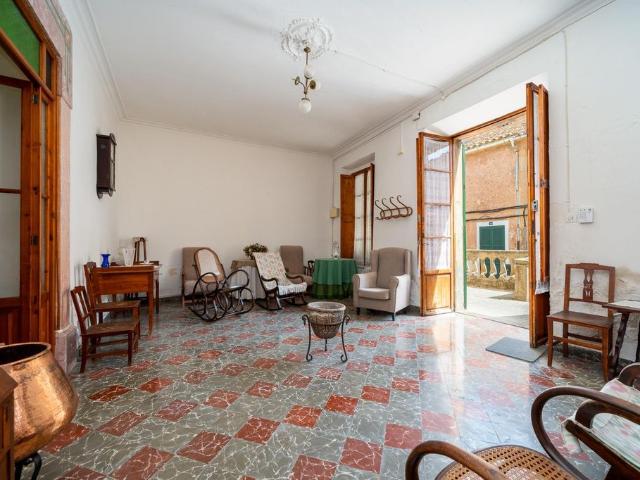Vivienda de alto standing de 240 m2 en venta Santa Maria del Camí, Baleares