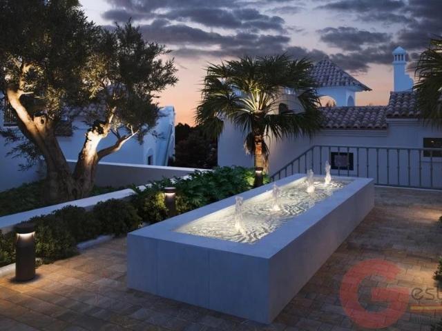 Vivienda de alto standing de 244 m2 en venta Estepona, España